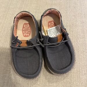Kids Gray and Pink Hey Dudes size 6